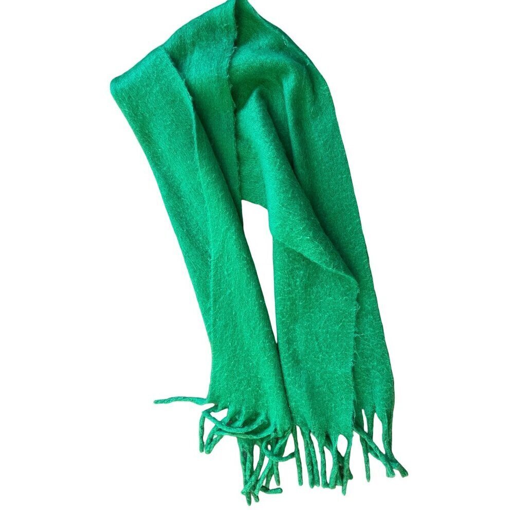 Saks Fifth Avenue Kelly Green Fuzzy Scarf Fringe Oversized Cozy Warm Bold